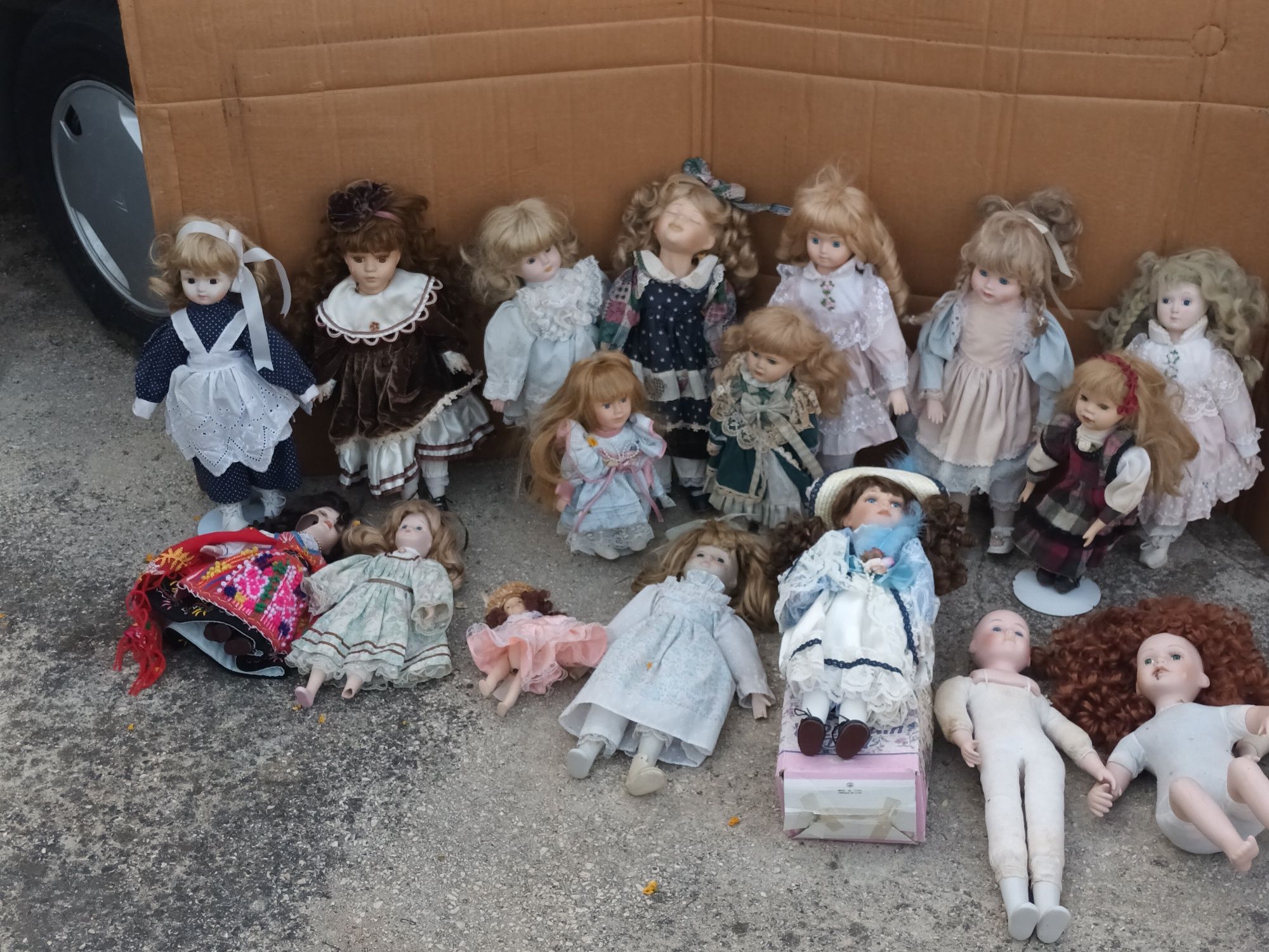 Lote de bonecas de porcelana