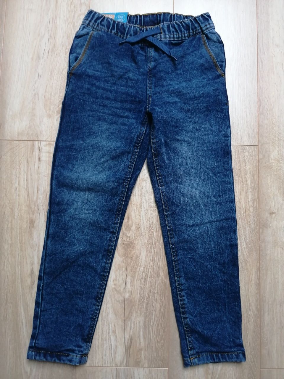 Spodnie jeansy ocieplane NOWE regular rozmiar 122