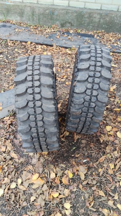 Продам болотяну резину нова