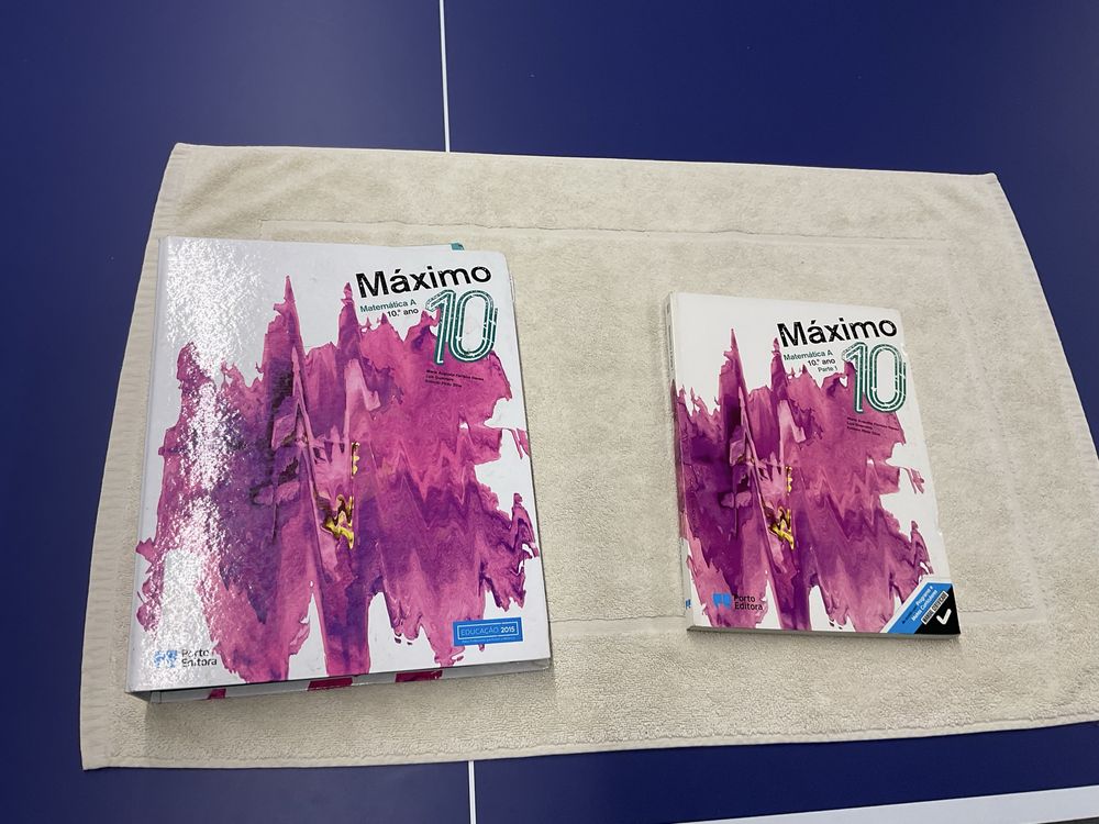 Manuias e dossiê matemática A 10° ano