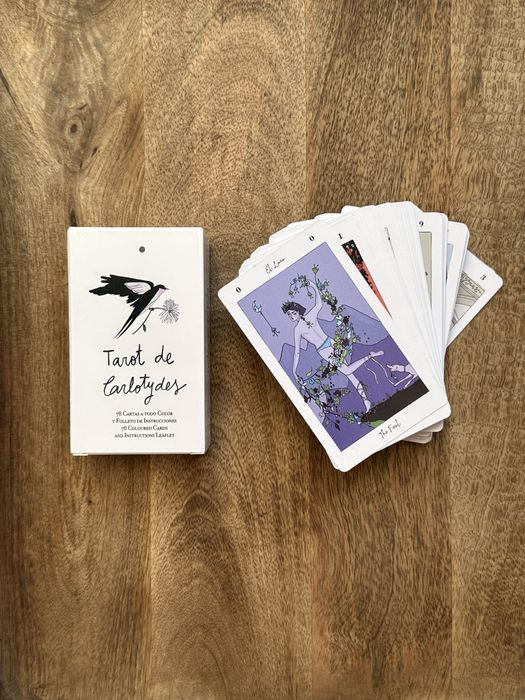 НОВА колода карт таро Tarot de Carlotydes