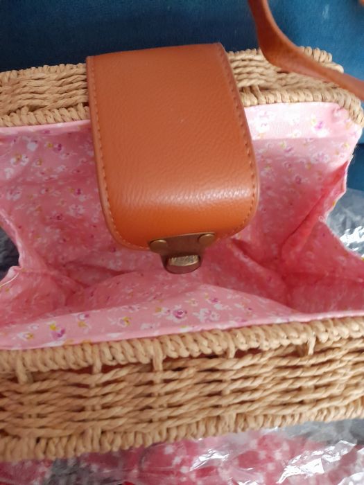 Torebka kuferek wiklinowy wyprzedaż