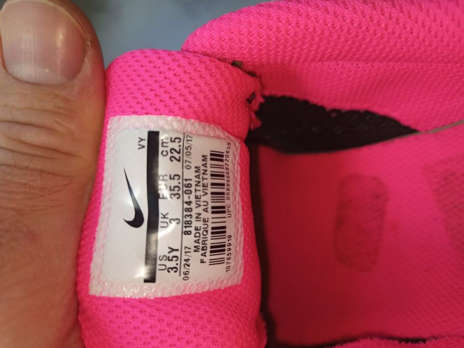 Продам  кроссовки для девочки