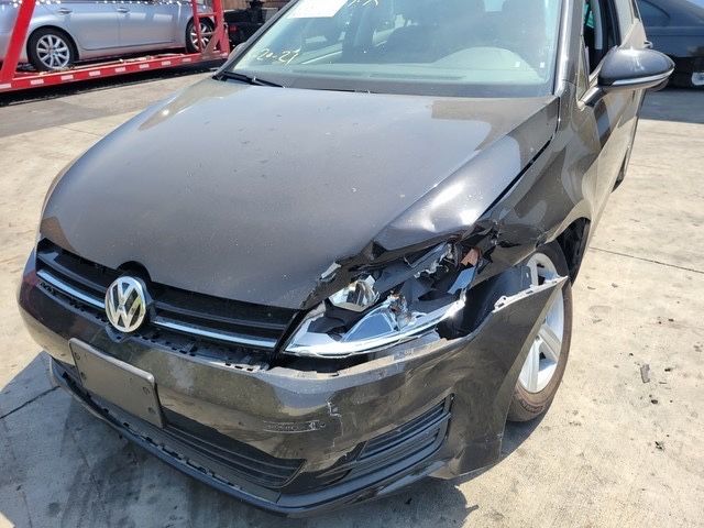 Капот  Golf 7 до рест