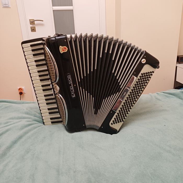 Akordeon Excelsior 308 120basów Fajny stan.