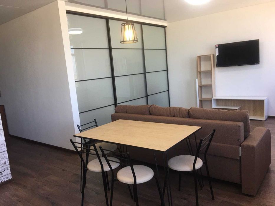 Продам 1 кім квартиру з ремонтом  в Жемчужині на Сахарова