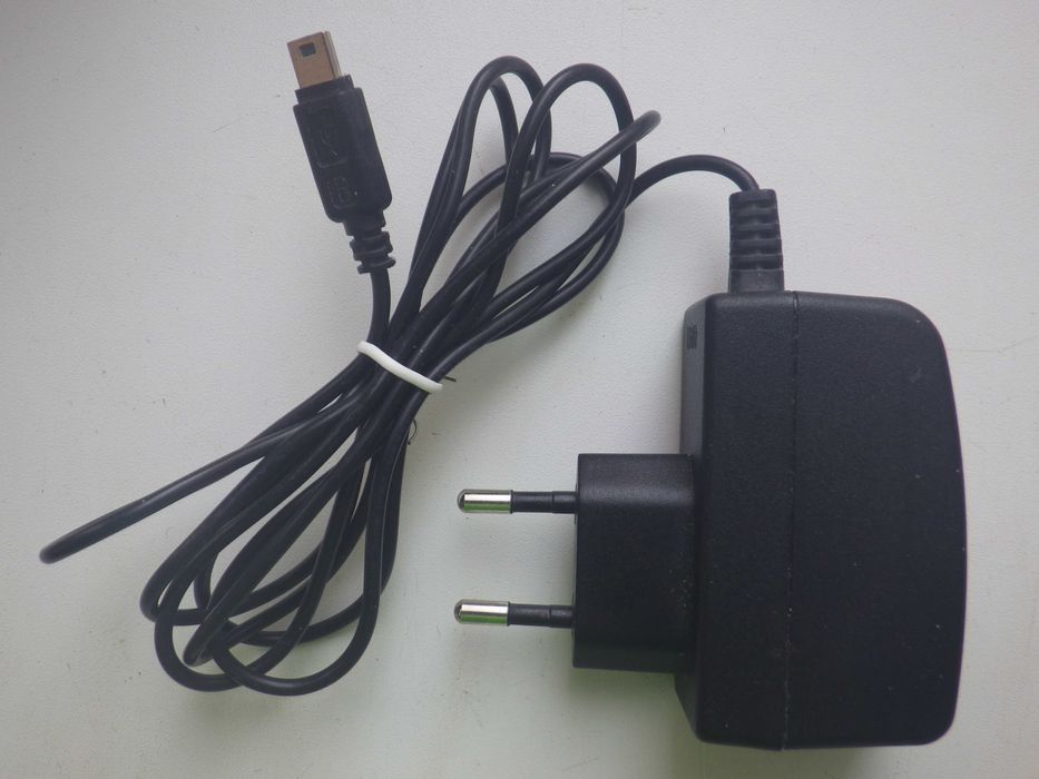 Блок питания DVE model DSA-6G-05 FEU 050100, output 5V, 1A.