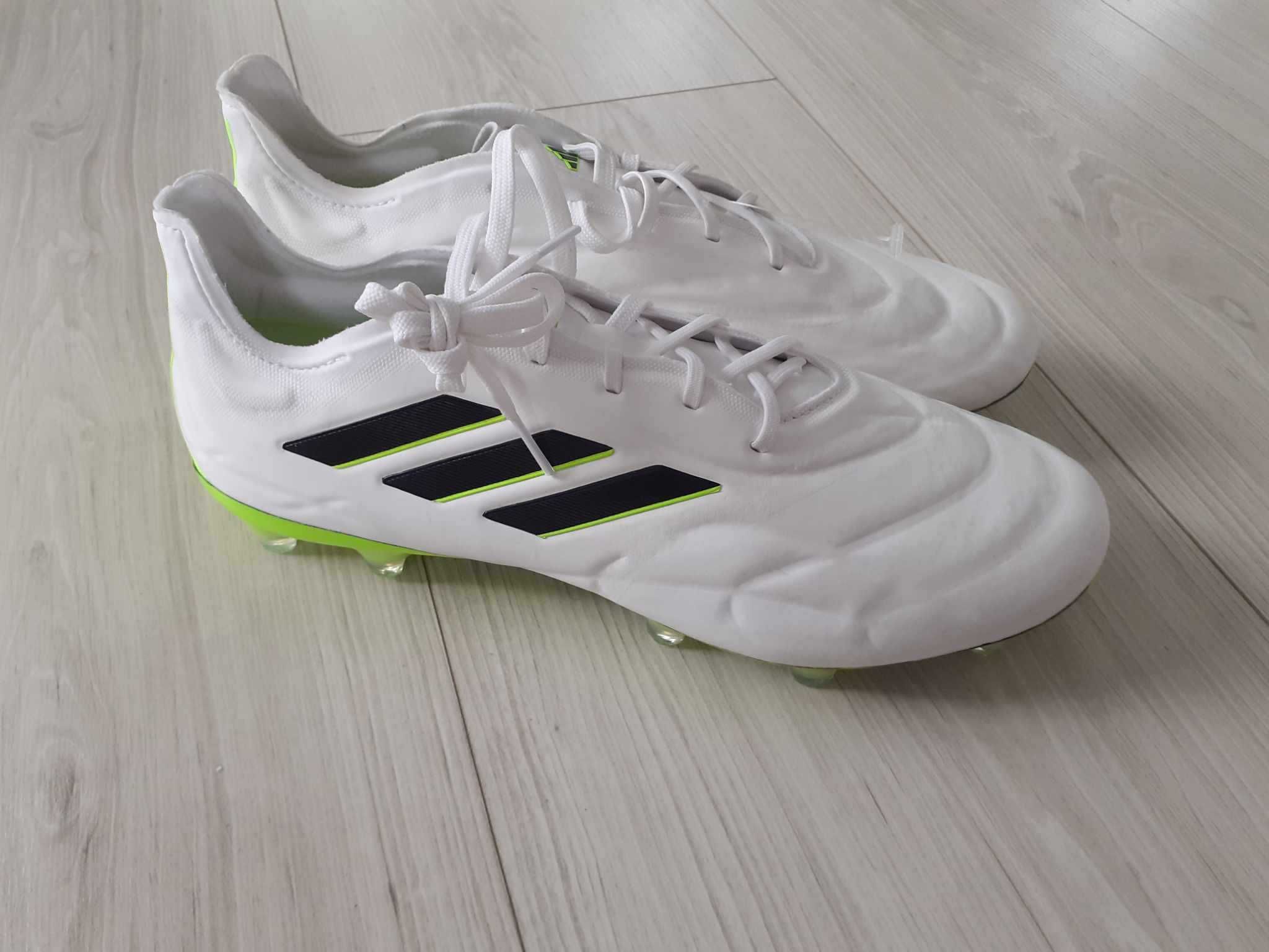 Profesjonalne buty piłkarskie korki Adidas Copa Pure.1 FG HQ8971 r. 42
