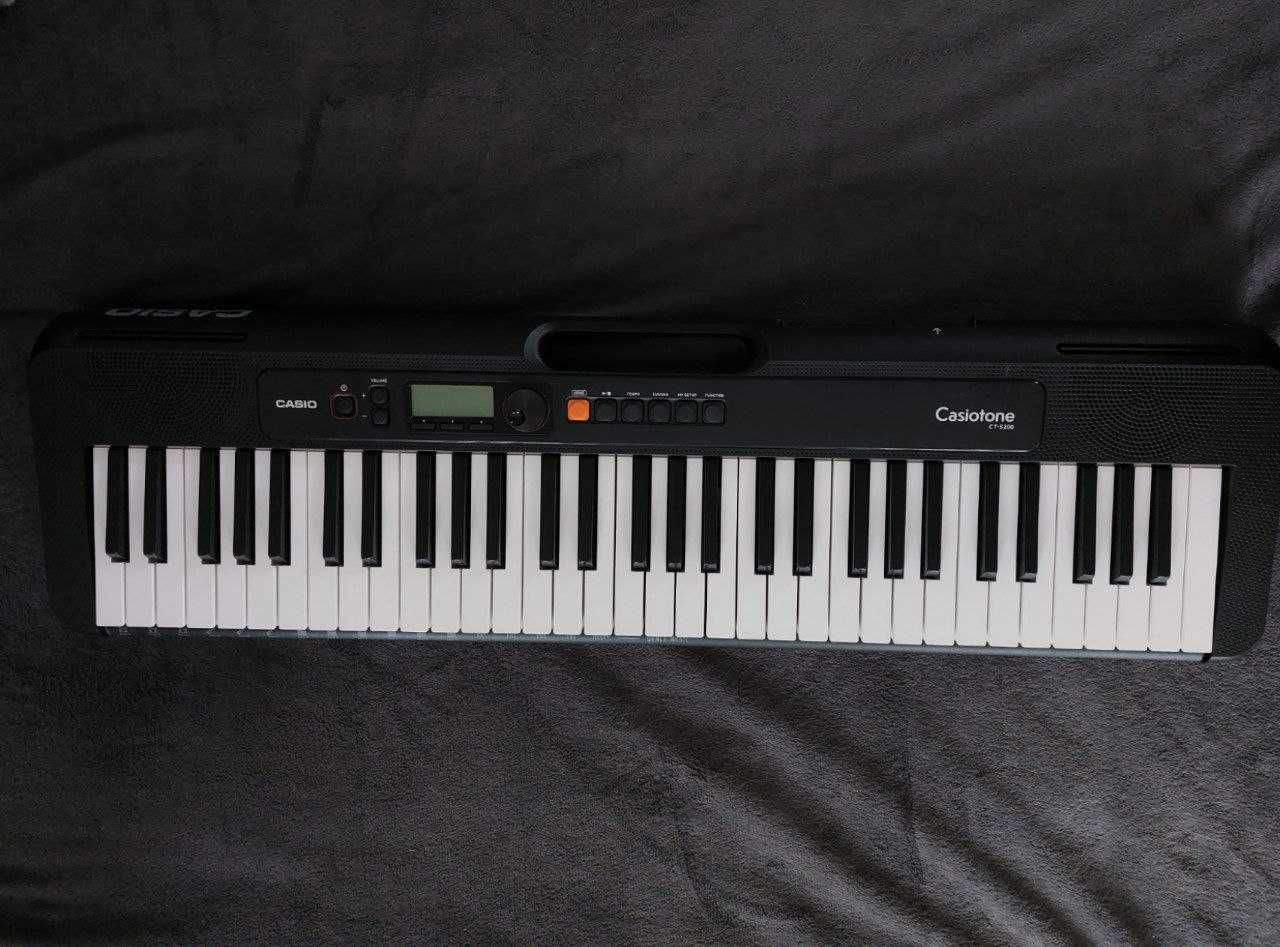 Синтезатор Casio Casiotone CT-S200