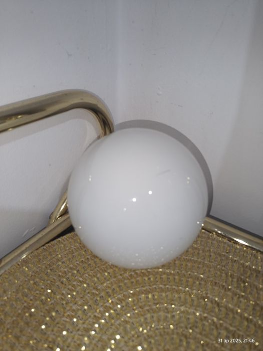 Stary szklany klosz do lampy