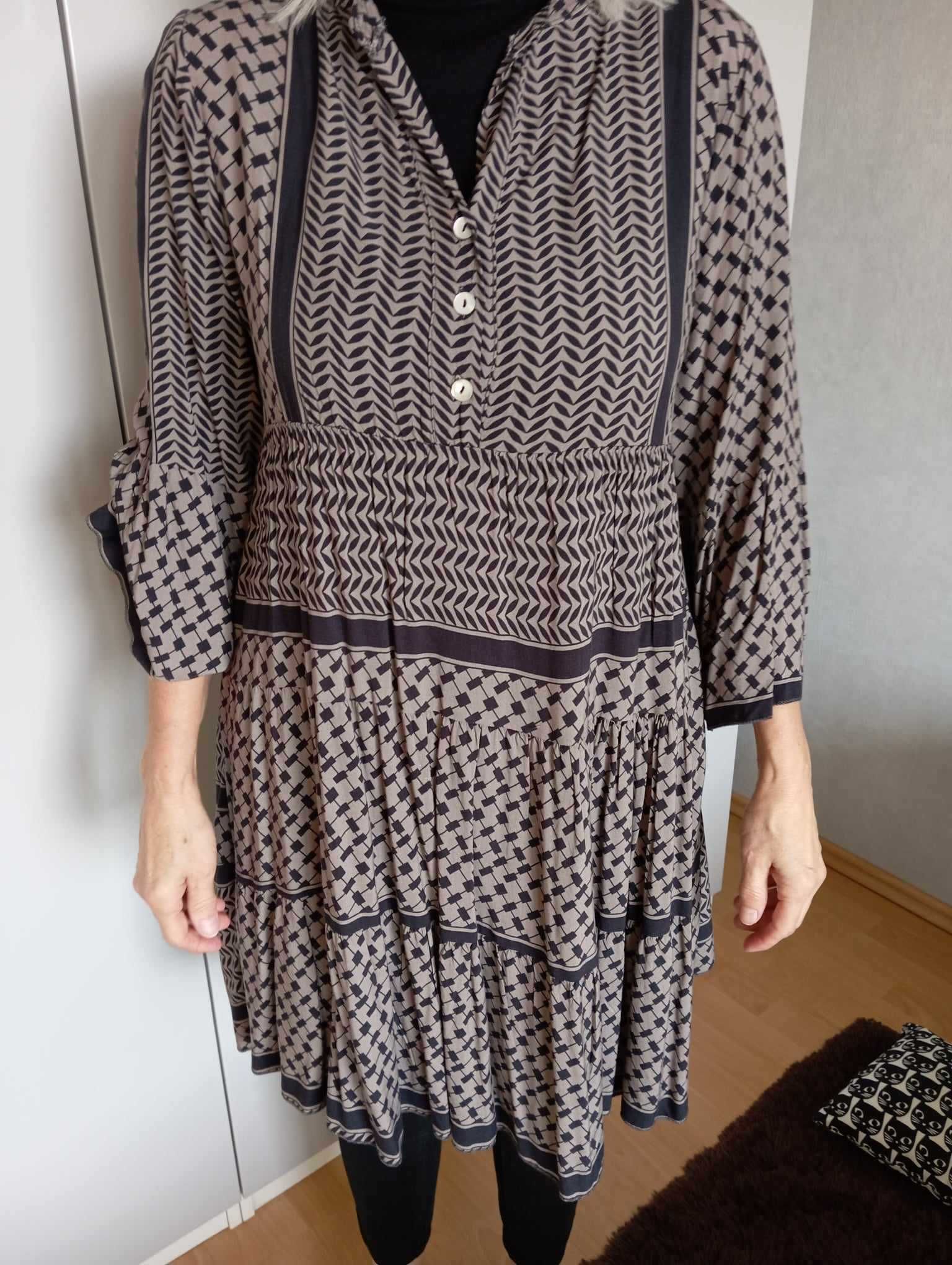 Wzorzysta sukienka