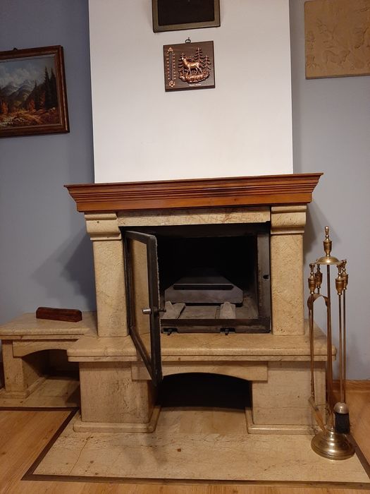 Kominek wraz z obudową