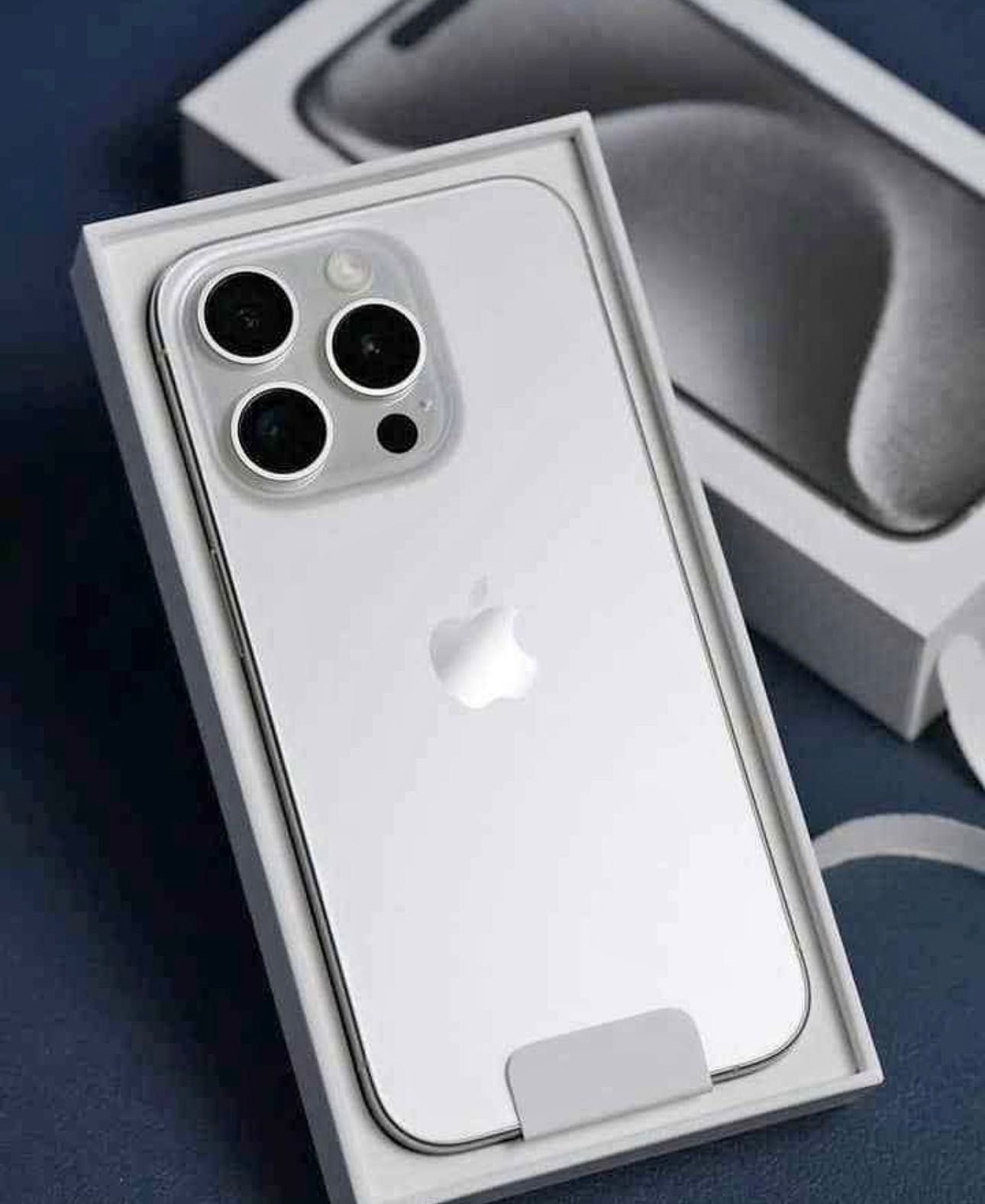 iPhone 15 pro max titaniun branco 256 GB