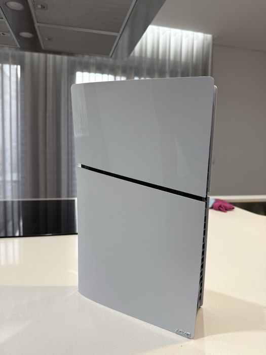 Playstation 5 Slim 290€(sem comando) 340€(com comando)