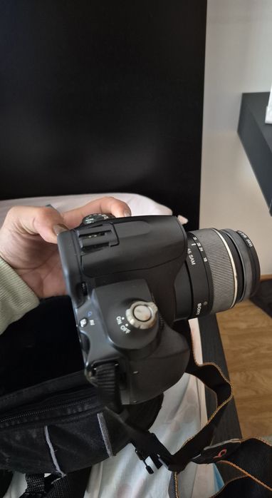 Sony Alpha A230 + lente 18-55mm + saco