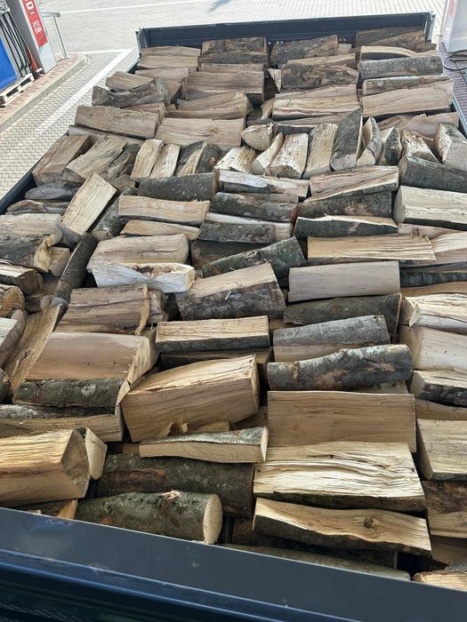 UKŁADANE SUCHE DREWNO opałowe kominkowe