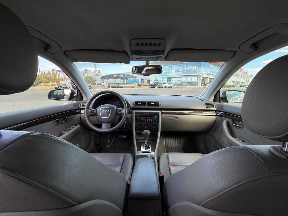 AvtoReal  Audi A4 B7 2005