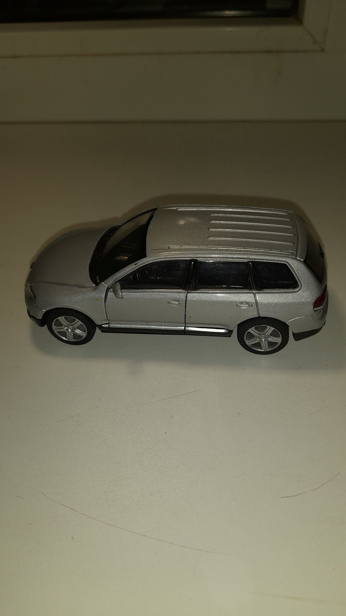 Volkswagen Touareg B1, Welly 1:43