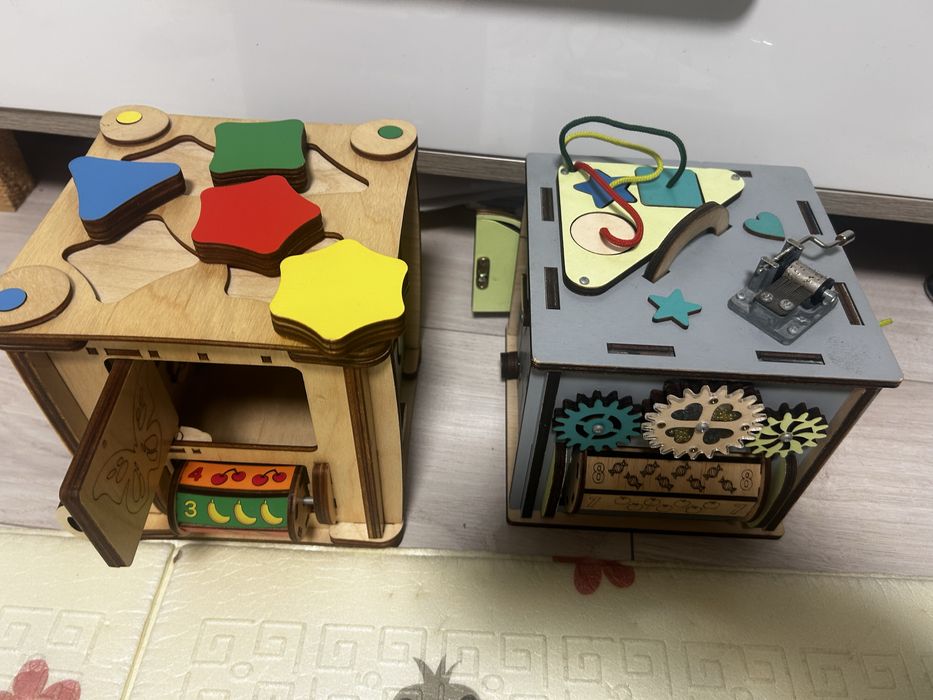 Бізікуб для малюків