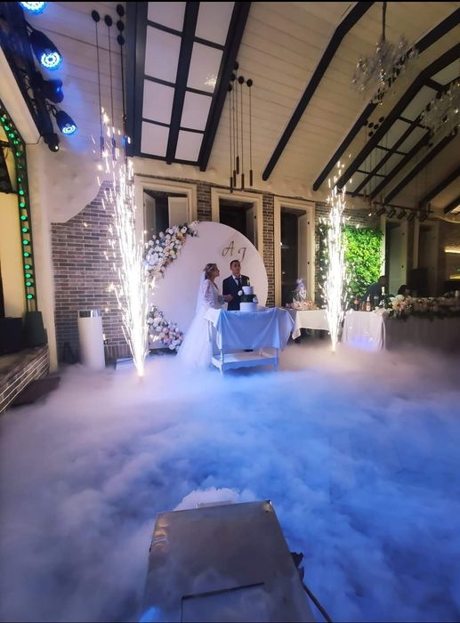 Важкий дим, конфеті пушка, холодні фонтани,світло, мильні бульбашки