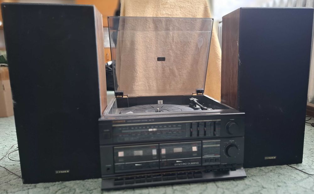 Gramofon / radio / magnetofon Vintage marki Fisher z 2 kolumnami