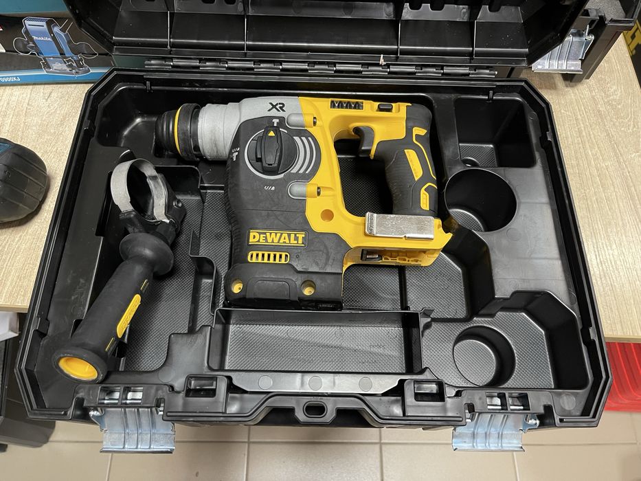 Dewalt DCH273 / вживаний безщітковий перфоратор Девольт