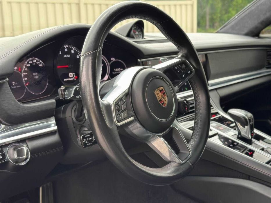 Porsche Panamera GTS      2020
