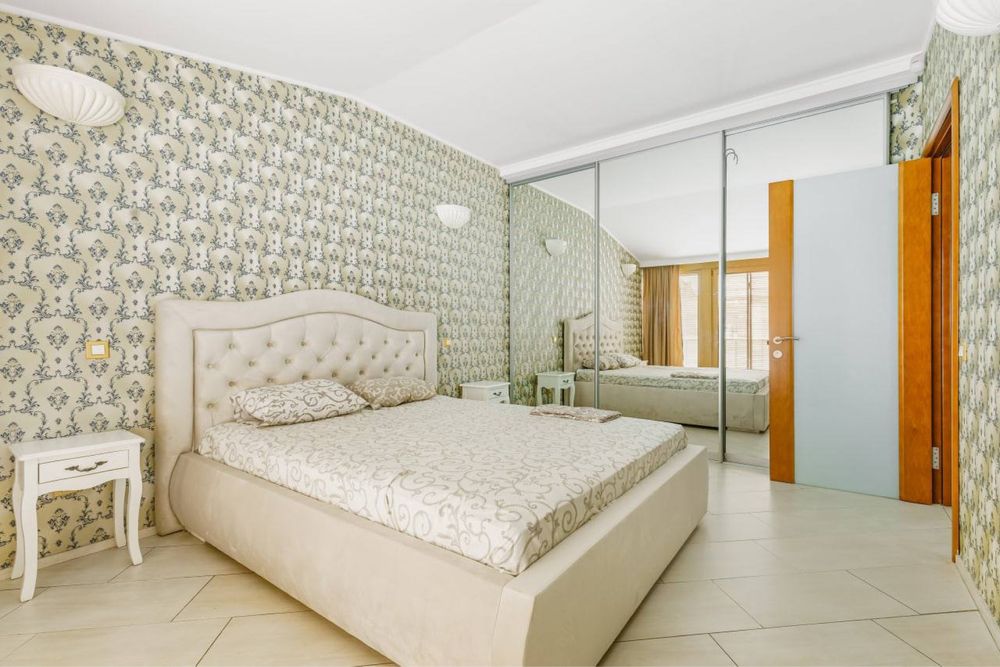 Дерибасовская 17.Центр.Посуточно.От хозяина.