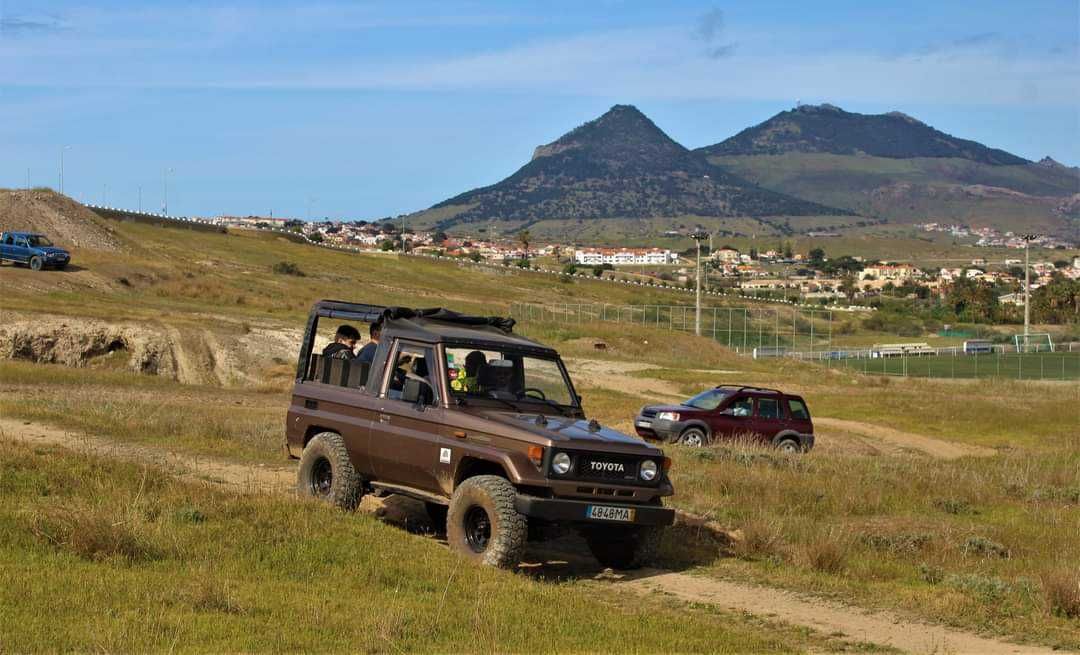 Capota/ Cobertura / Assentos - TOYOTA BJ 73