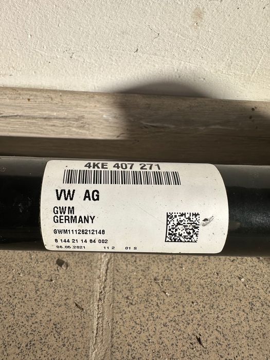 Піввісь передня Audi e-tron