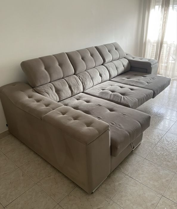 Sofa chaise longue com arrumacao