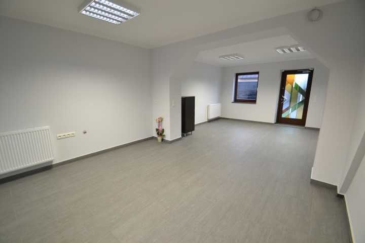 Lokal magazynowy z zapleczem biurowo-socjalnym do wynajęcia !