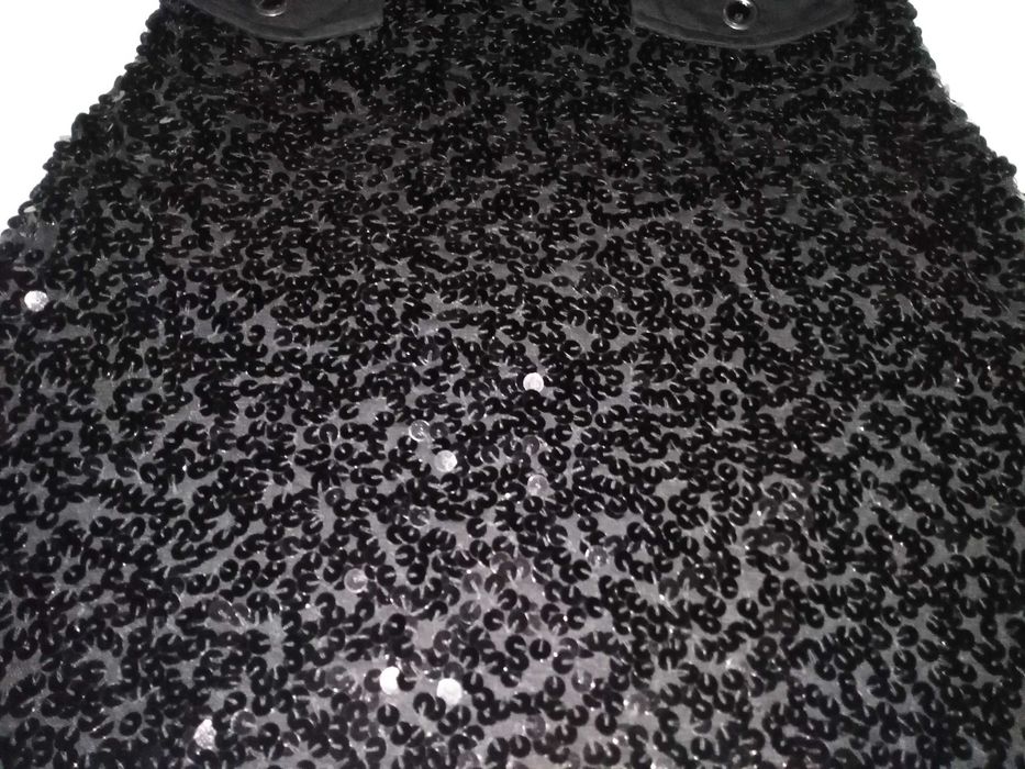 Piękna czarna sukienka H&M z cekinami