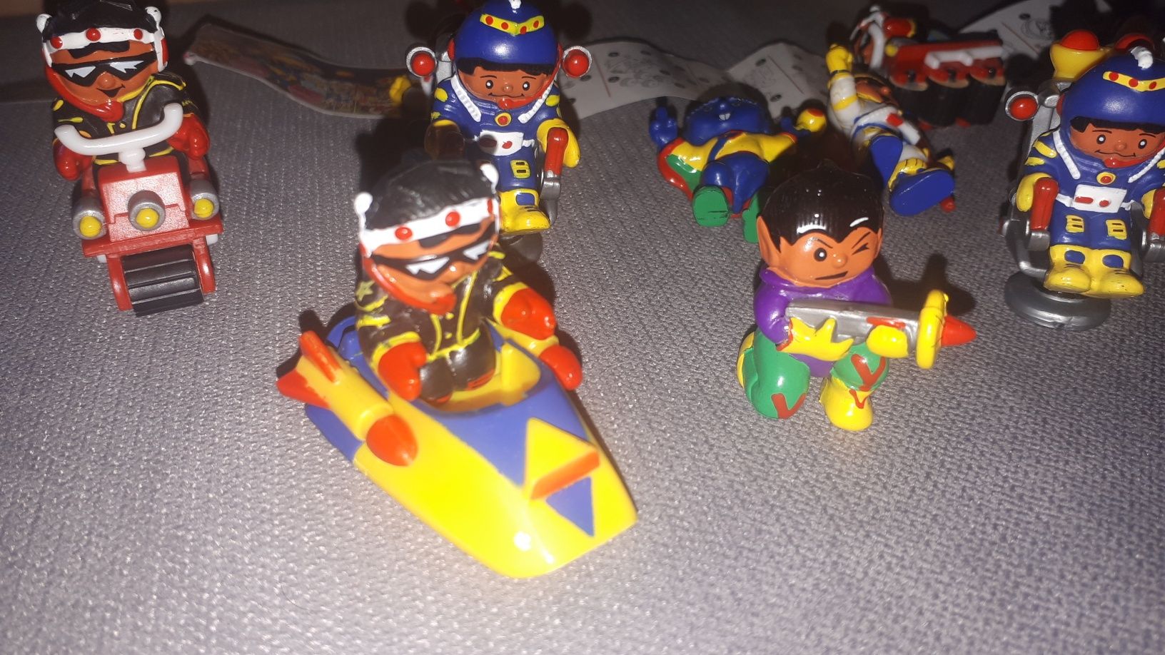 Figurki zabawki Haribo kosmici