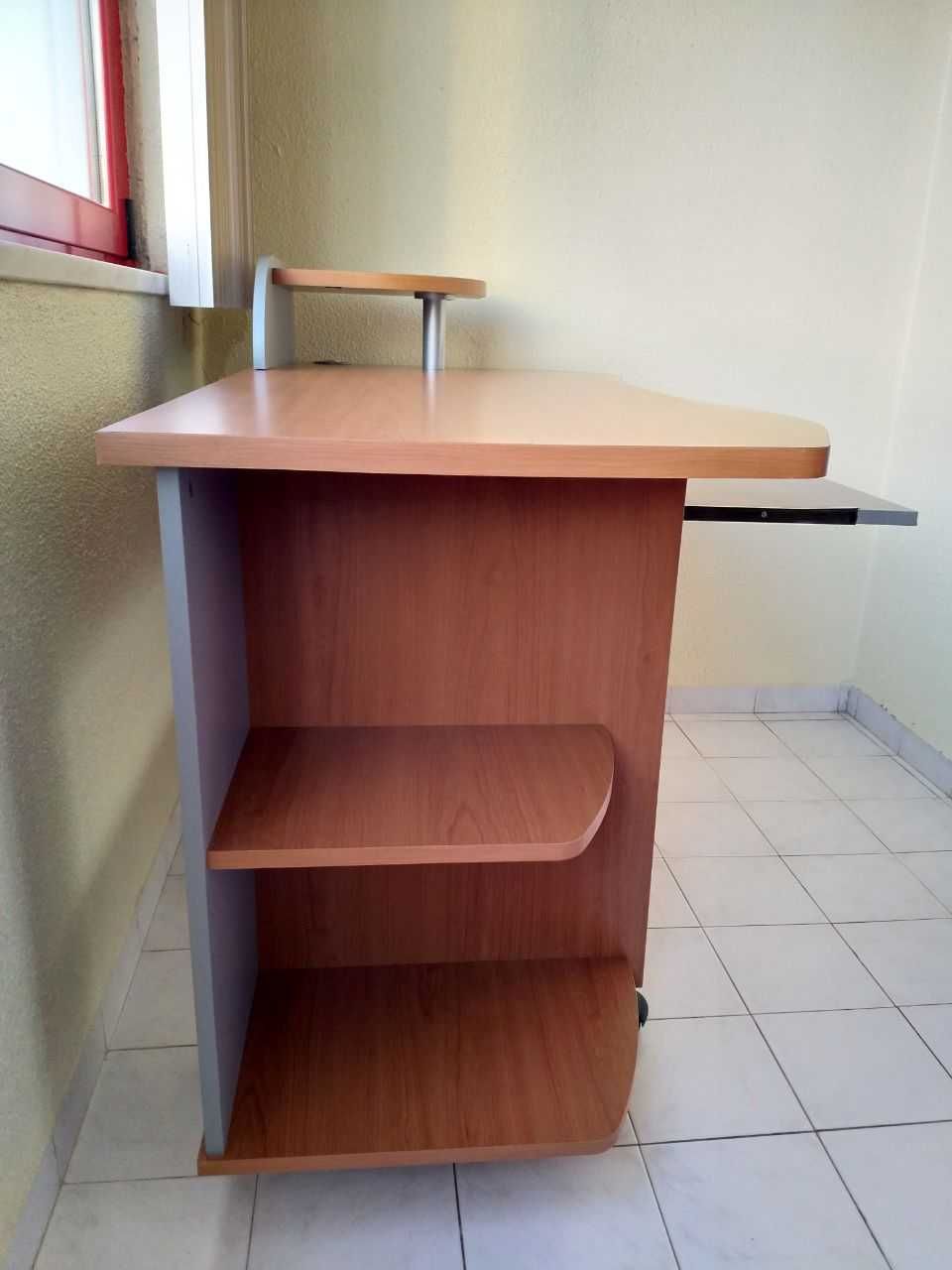 Secretária para computador