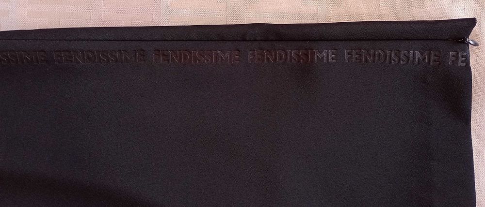 FENDISSIME Saia longa preto