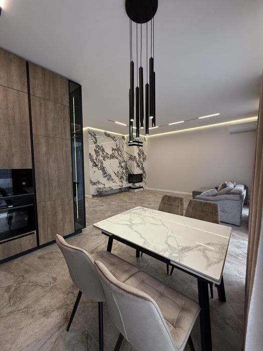 Продаж стильного котеджу з дизайнерським ремонтом 3 кімнати | Камін |