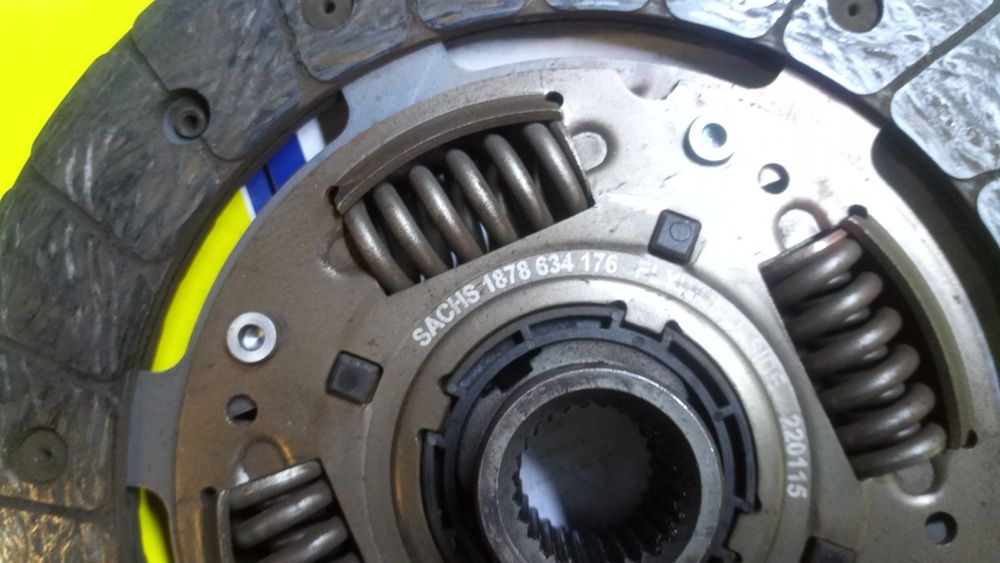 Комплект сцепления nissan note 3000 951 676