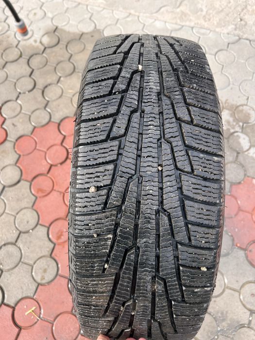 Nokian Tyres 215 60 r16 состояние как новое