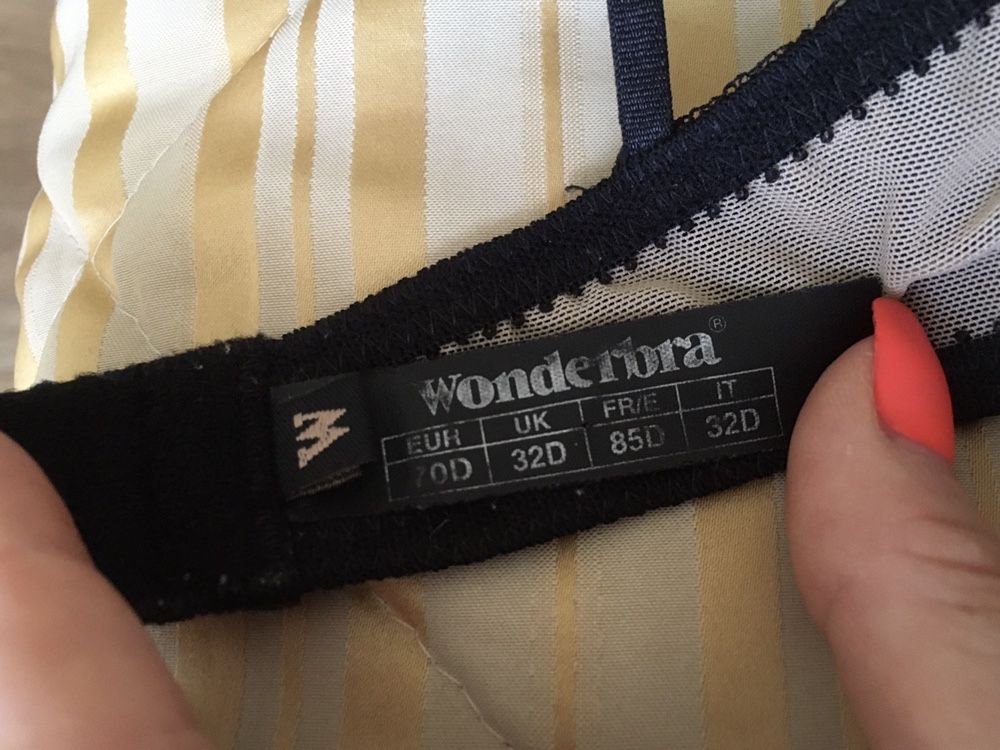 Бюстгальтер Wonderbra 70B