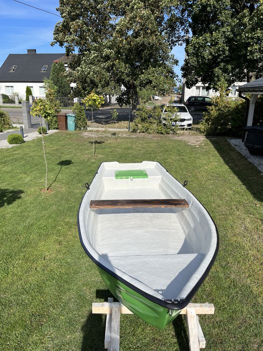 Łódka Łódź łódki łodzie wiosłowa Wędkarska