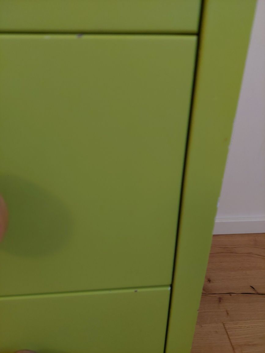 Komoda Ikea zielona, z elementami drewna