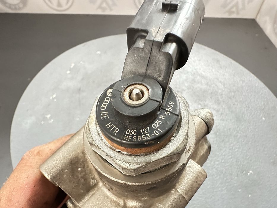 Насос паливний високого тиску 1.6 FSI ТНВД бензин Touran Octavia Golf