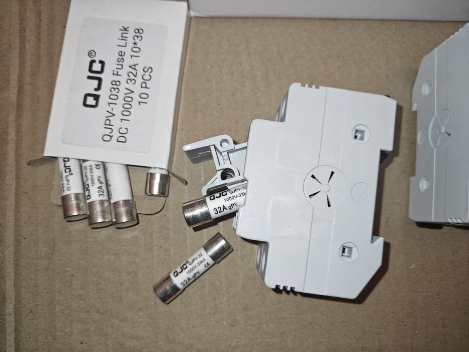 Тримач запобіжників двухполюсний