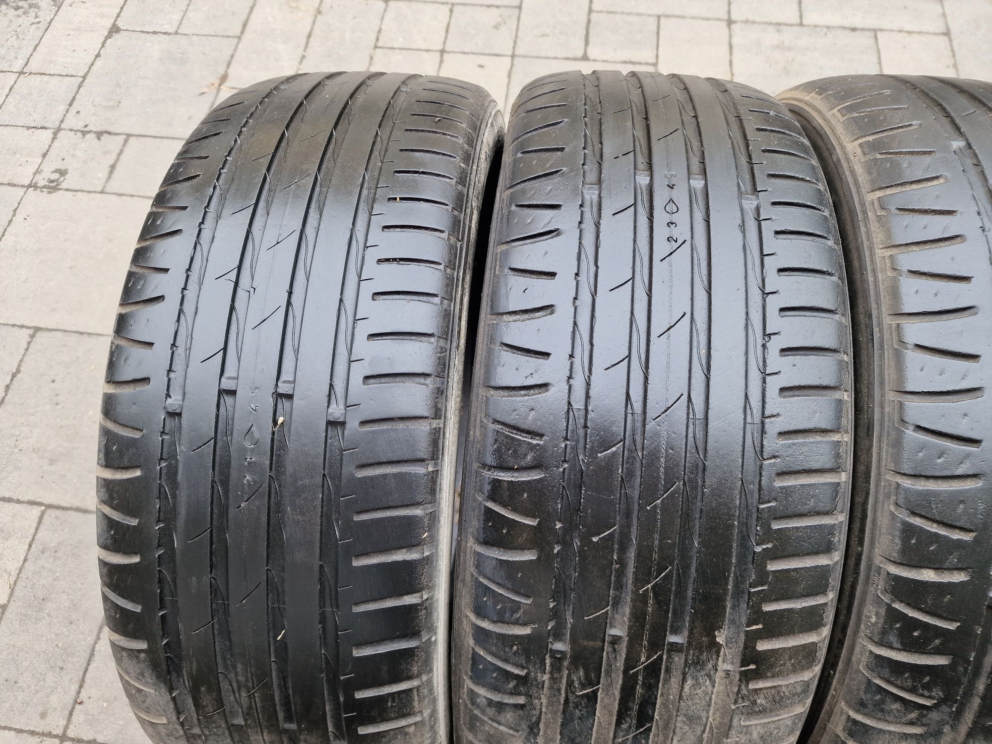 Летняя резина 225/60 R17 Nokian