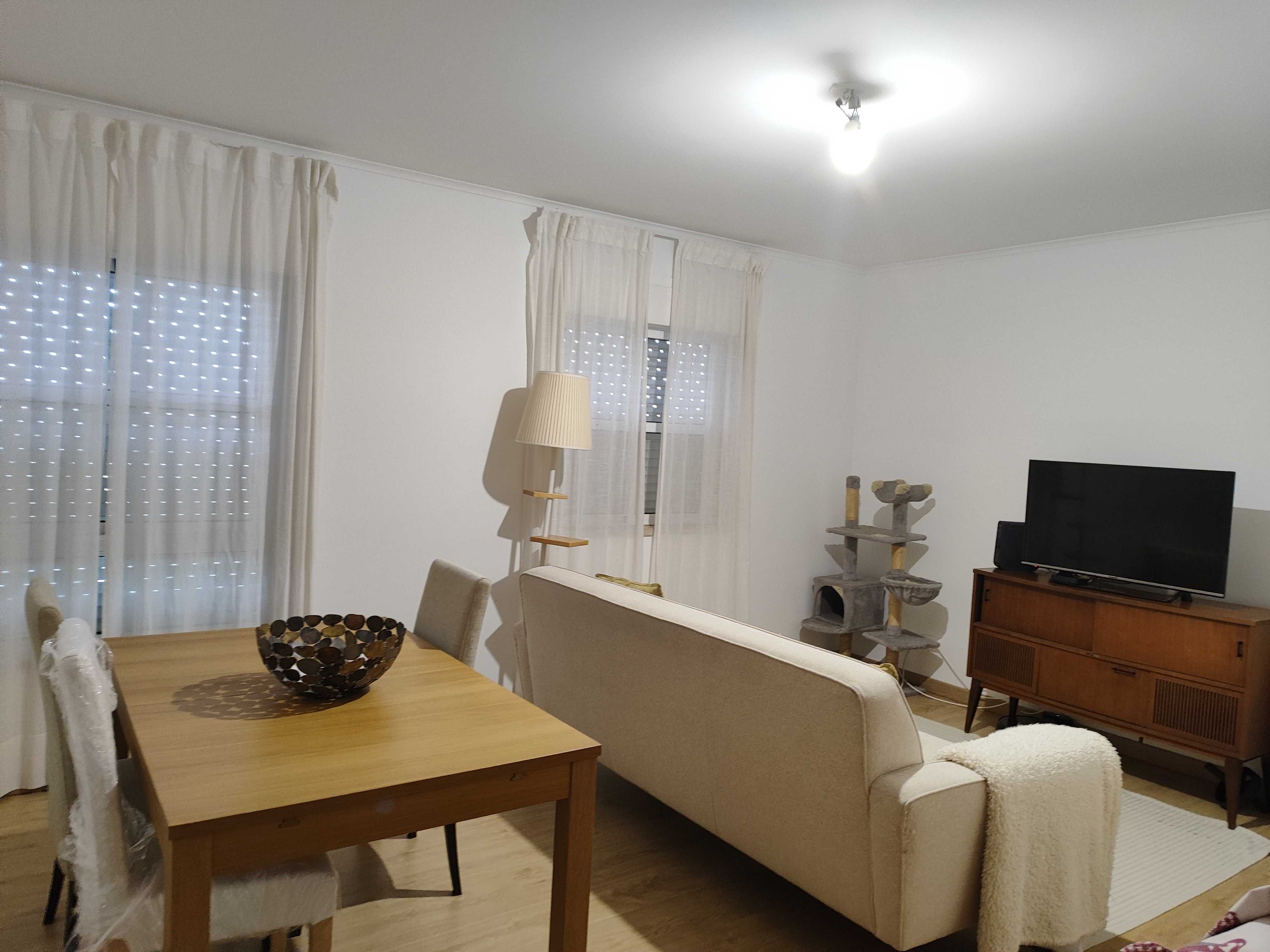 Alugo Quarto Alta Lisboa c/ despesas incluídas