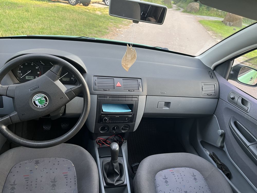 Автомобіль Шкода Фабіа 1 1.4mpi