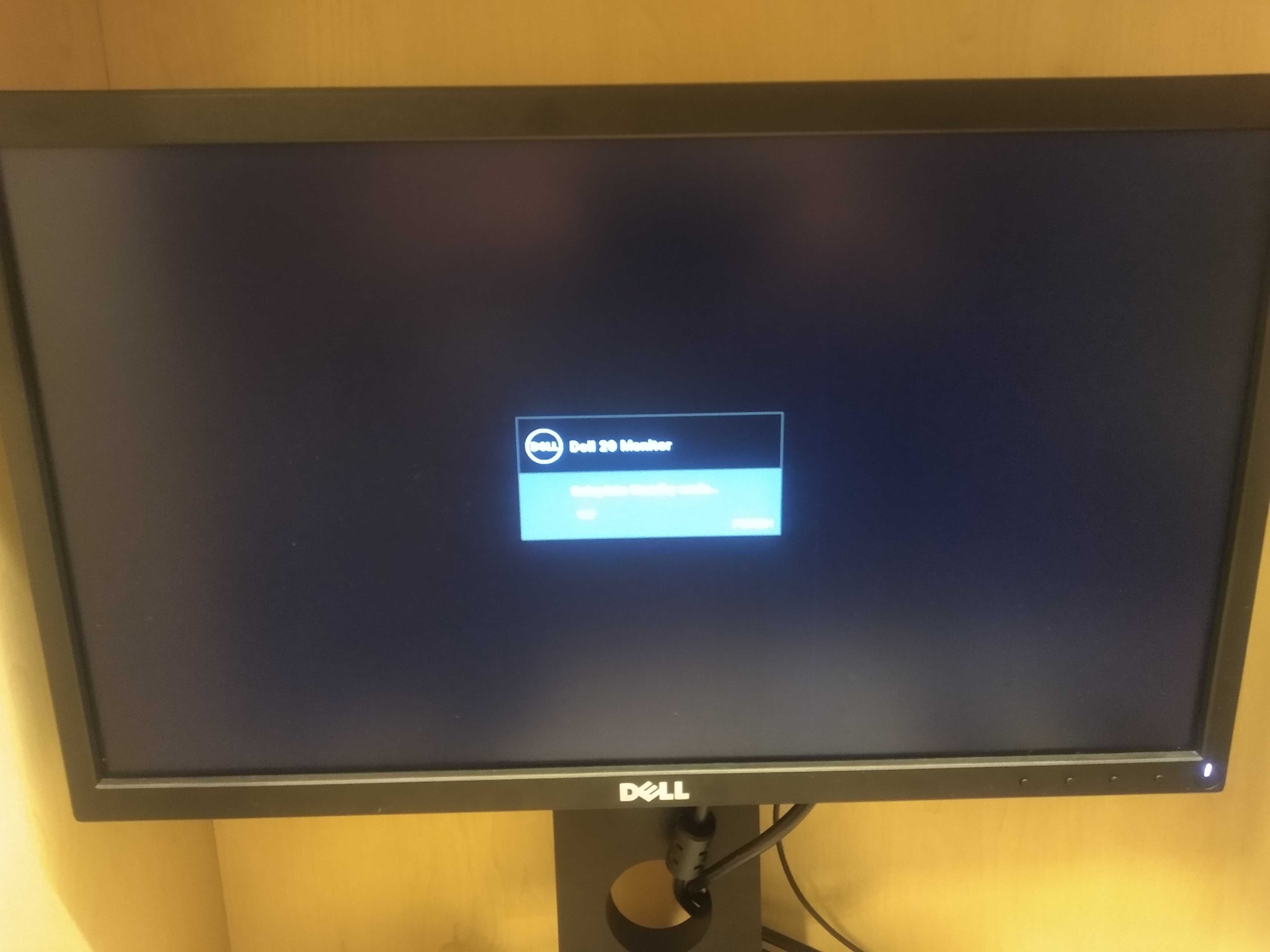 Monitor Dell P2018H