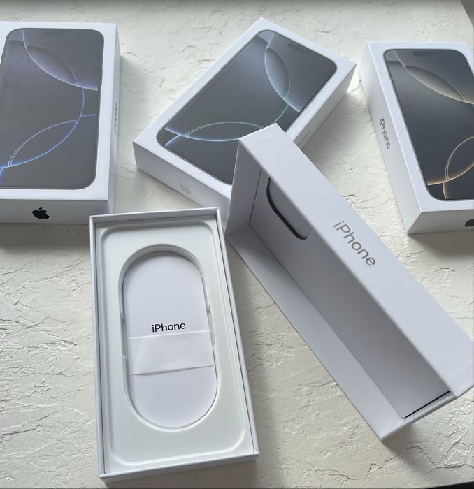 Apple box для iPhone 16 серії