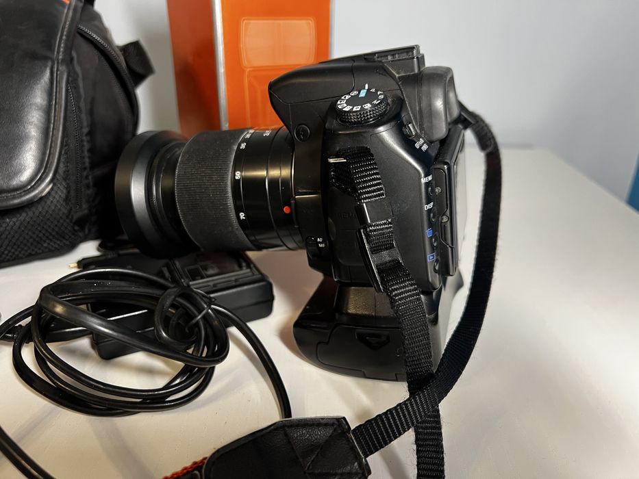 Sony a300 + grip + 2x bateria + lampa i karta pamieci